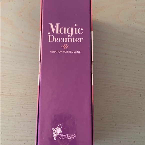 Traveling Vineyard New Magic Decanter for red wine - Picture 3 of 5